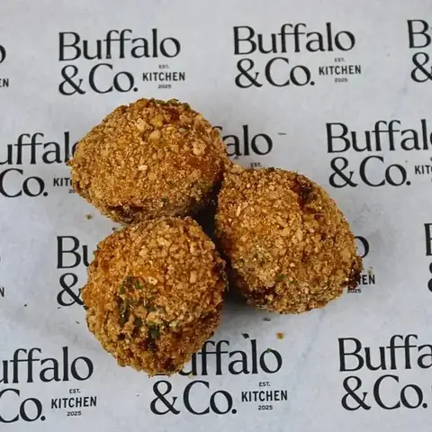Mac and cauliflower cheese bites